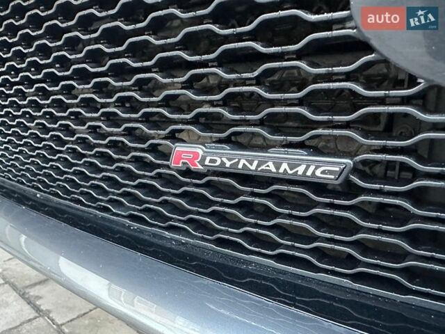 Червоний Ленд Ровер Рендж Ровер Велар, об'ємом двигуна 2 л та пробігом 31 тис. км за 59700 $, фото 30 на Automoto.ua