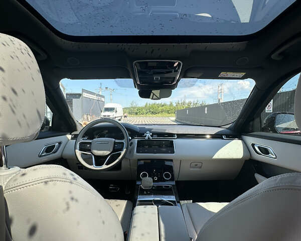 Красный Ленд Ровер Рендж Ровер Велар, объемом двигателя 2 л и пробегом 24 тыс. км за 72000 $, фото 13 на Automoto.ua