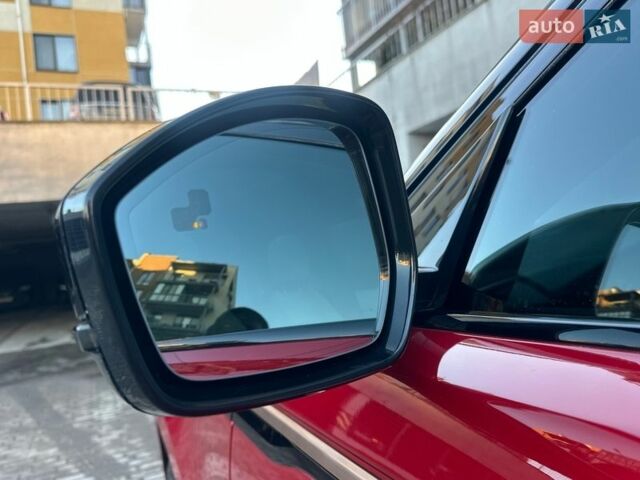 Червоний Ленд Ровер Рендж Ровер Велар, об'ємом двигуна 2 л та пробігом 31 тис. км за 59700 $, фото 32 на Automoto.ua