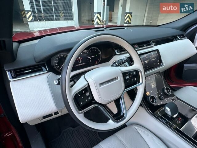 Червоний Ленд Ровер Рендж Ровер Велар, об'ємом двигуна 2 л та пробігом 31 тис. км за 59700 $, фото 48 на Automoto.ua