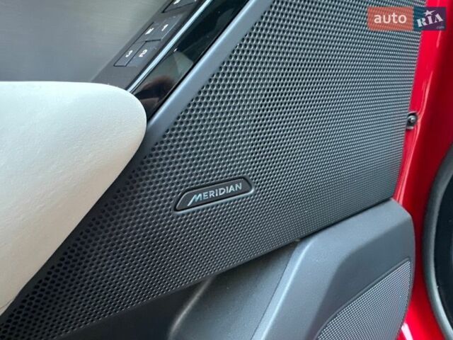 Червоний Ленд Ровер Рендж Ровер Велар, об'ємом двигуна 2 л та пробігом 31 тис. км за 59700 $, фото 47 на Automoto.ua