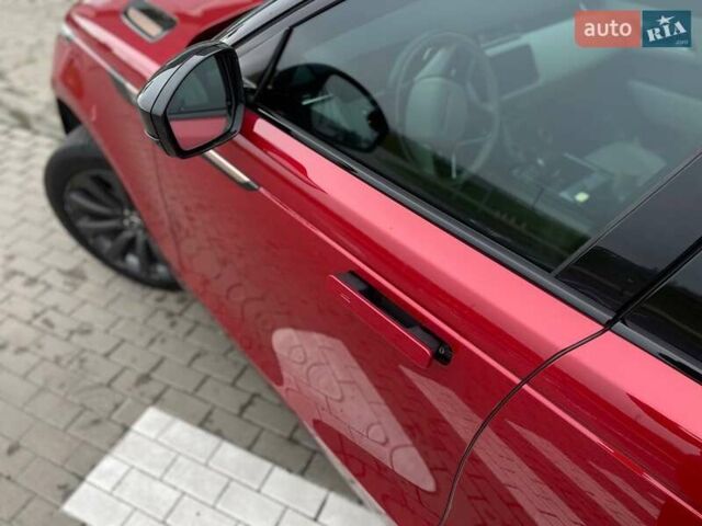 Червоний Ленд Ровер Рендж Ровер Велар, об'ємом двигуна 2 л та пробігом 30 тис. км за 69900 $, фото 5 на Automoto.ua