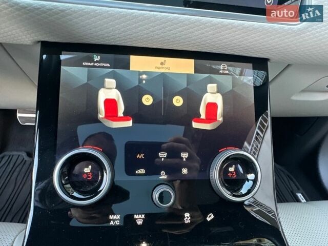 Червоний Ленд Ровер Рендж Ровер Велар, об'ємом двигуна 2 л та пробігом 31 тис. км за 59700 $, фото 58 на Automoto.ua