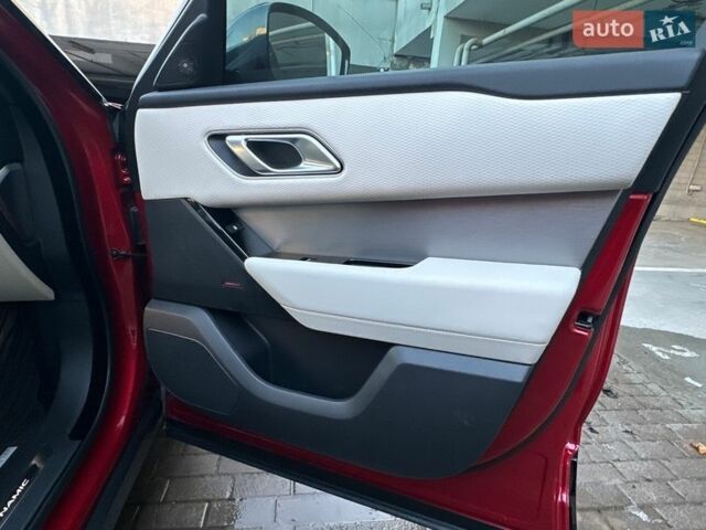 Червоний Ленд Ровер Рендж Ровер Велар, об'ємом двигуна 2 л та пробігом 31 тис. км за 59700 $, фото 45 на Automoto.ua
