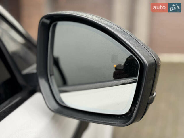 Ленд Ровер Рендж Ровер Велар, об'ємом двигуна 2.99 л та пробігом 137 тис. км за 45750 $, фото 14 на Automoto.ua