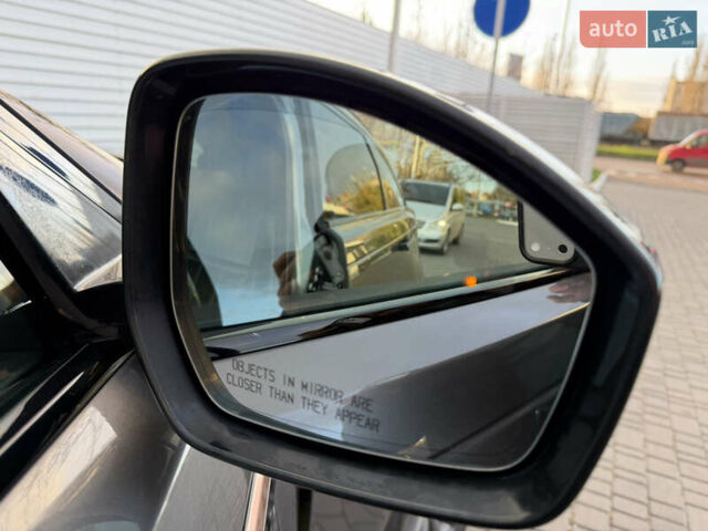 Ленд Ровер Рендж Ровер Велар, объемом двигателя 3 л и пробегом 136 тыс. км за 38000 $, фото 24 на Automoto.ua