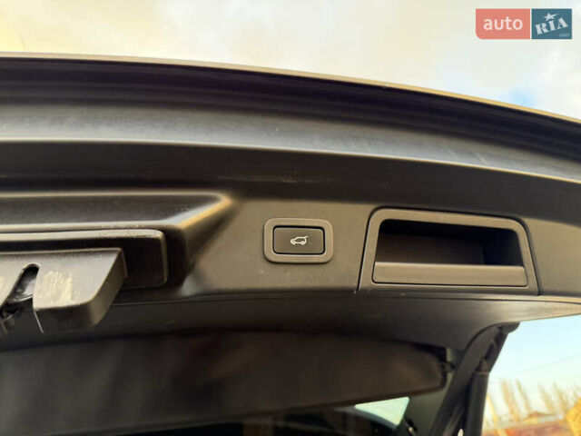 Ленд Ровер Рендж Ровер Велар, объемом двигателя 3 л и пробегом 136 тыс. км за 38000 $, фото 17 на Automoto.ua