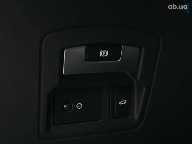 Ленд Ровер Рендж Ровер Велар, объемом двигателя 2 л и пробегом 127 тыс. км за 27900 $, фото 28 на Automoto.ua