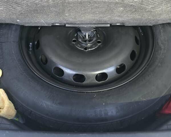 Ленд Ровер Рендж Ровер Велар, объемом двигателя 2 л и пробегом 105 тыс. км за 39999 $, фото 24 на Automoto.ua