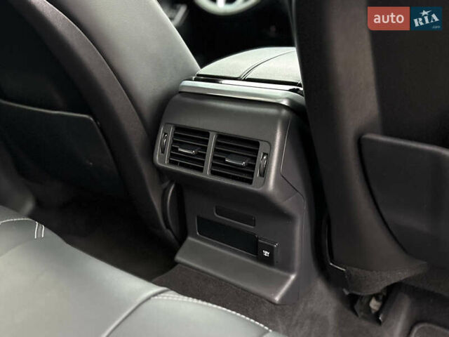 Ленд Ровер Рендж Ровер Велар, объемом двигателя 2 л и пробегом 44 тыс. км за 48500 $, фото 15 на Automoto.ua