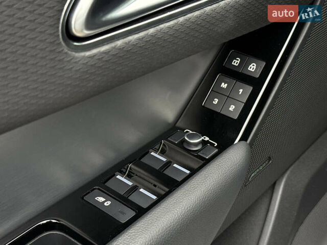 Ленд Ровер Рендж Ровер Велар, объемом двигателя 2 л и пробегом 44 тыс. км за 48500 $, фото 24 на Automoto.ua