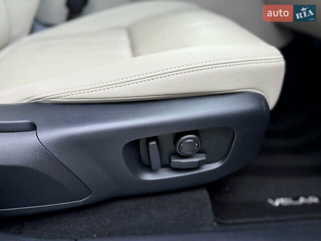 Ленд Ровер Рендж Ровер Велар, объемом двигателя 2 л и пробегом 35 тыс. км за 53000 $, фото 15 на Automoto.ua