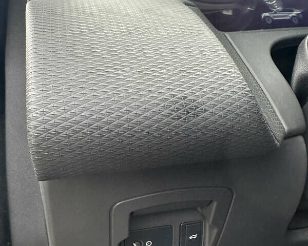 Ленд Ровер Рендж Ровер Велар, объемом двигателя 3 л и пробегом 111 тыс. км за 45900 $, фото 35 на Automoto.ua