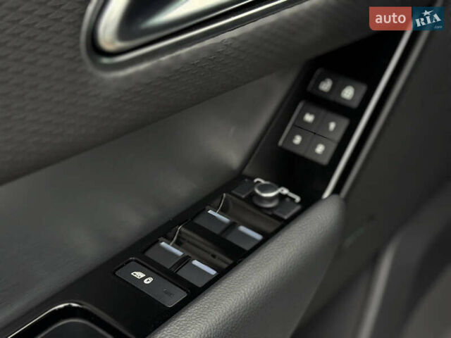 Ленд Ровер Рендж Ровер Велар, объемом двигателя 2 л и пробегом 44 тыс. км за 48500 $, фото 16 на Automoto.ua