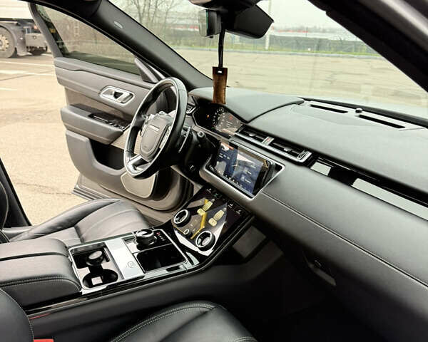 Серый Ленд Ровер Рендж Ровер Велар, объемом двигателя 2 л и пробегом 147 тыс. км за 31900 $, фото 24 на Automoto.ua