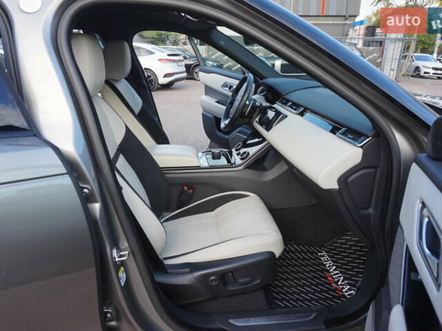 Серый Ленд Ровер Рендж Ровер Велар, объемом двигателя 2 л и пробегом 26 тыс. км за 44000 $, фото 31 на Automoto.ua