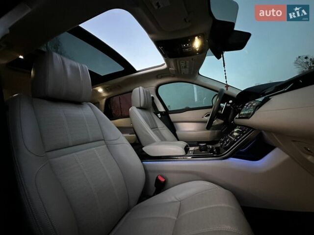 Серый Ленд Ровер Рендж Ровер Велар, объемом двигателя 3 л и пробегом 106 тыс. км за 39500 $, фото 44 на Automoto.ua