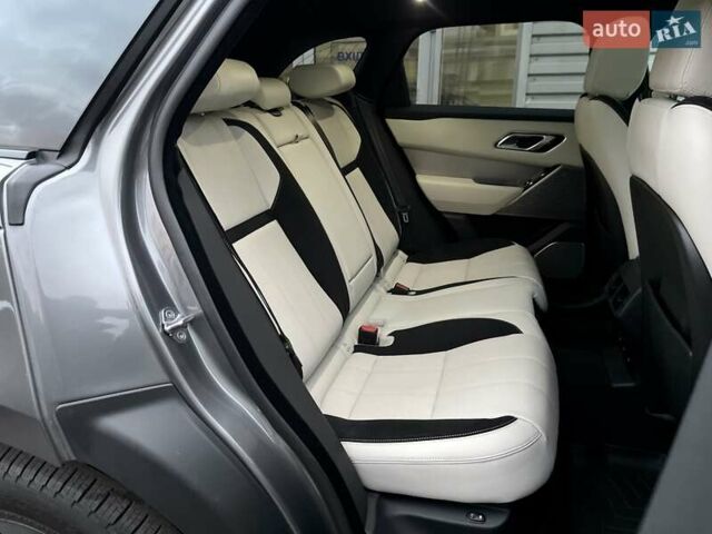 Сірий Ленд Ровер Рендж Ровер Велар, об'ємом двигуна 2 л та пробігом 93 тис. км за 43500 $, фото 57 на Automoto.ua