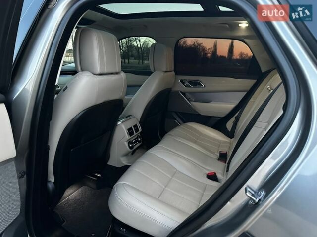 Серый Ленд Ровер Рендж Ровер Велар, объемом двигателя 3 л и пробегом 106 тыс. км за 39500 $, фото 29 на Automoto.ua