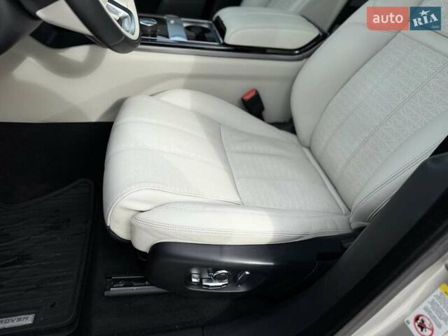 Сірий Ленд Ровер Рендж Ровер Велар, об'ємом двигуна 2 л та пробігом 137 тис. км за 33500 $, фото 28 на Automoto.ua