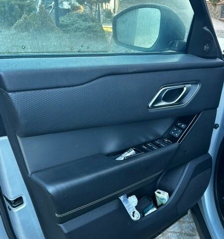 Сірий Ленд Ровер Рендж Ровер Велар, об'ємом двигуна 2 л та пробігом 153 тис. км за 31000 $, фото 12 на Automoto.ua