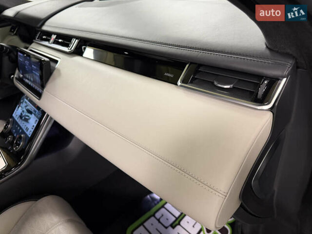 Серый Ленд Ровер Рендж Ровер Велар, объемом двигателя 3 л и пробегом 113 тыс. км за 38000 $, фото 45 на Automoto.ua