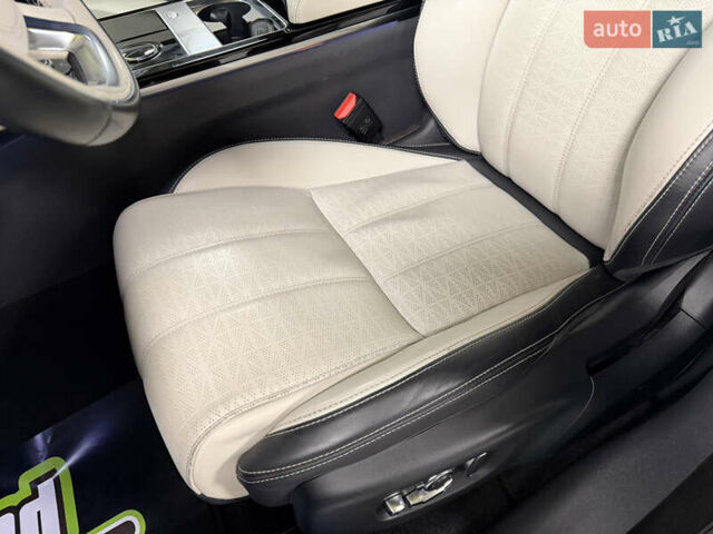 Серый Ленд Ровер Рендж Ровер Велар, объемом двигателя 3 л и пробегом 113 тыс. км за 38000 $, фото 32 на Automoto.ua