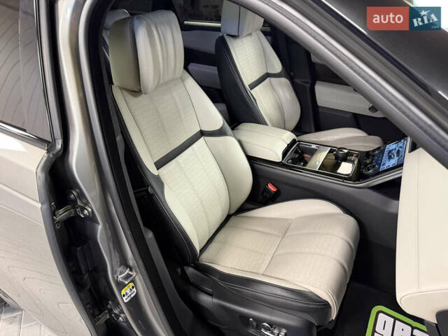 Серый Ленд Ровер Рендж Ровер Велар, объемом двигателя 3 л и пробегом 113 тыс. км за 38000 $, фото 33 на Automoto.ua