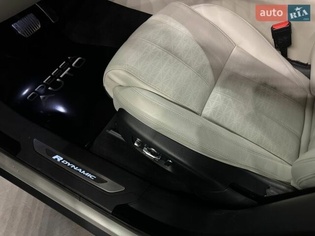 Серый Ленд Ровер Рендж Ровер Велар, объемом двигателя 2 л и пробегом 137 тыс. км за 34500 $, фото 17 на Automoto.ua