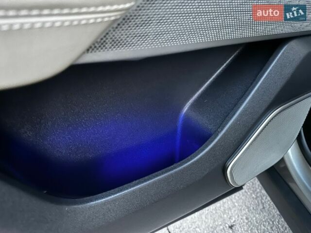 Серый Ленд Ровер Рендж Ровер Велар, объемом двигателя 3 л и пробегом 106 тыс. км за 39500 $, фото 33 на Automoto.ua