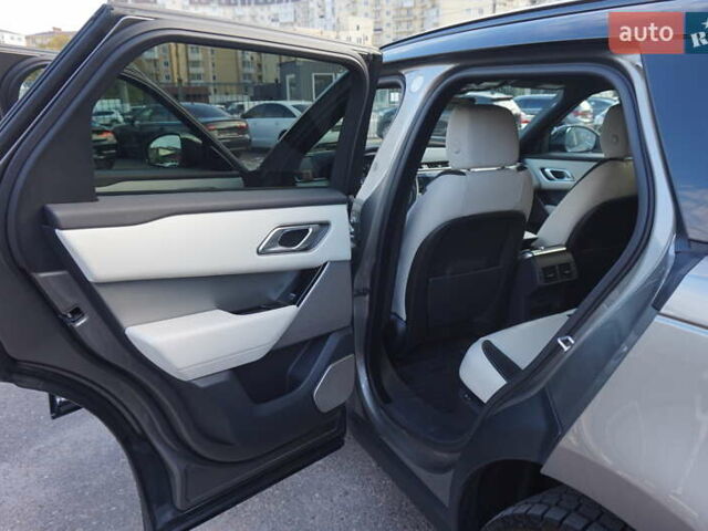 Серый Ленд Ровер Рендж Ровер Велар, объемом двигателя 2 л и пробегом 26 тыс. км за 44000 $, фото 25 на Automoto.ua