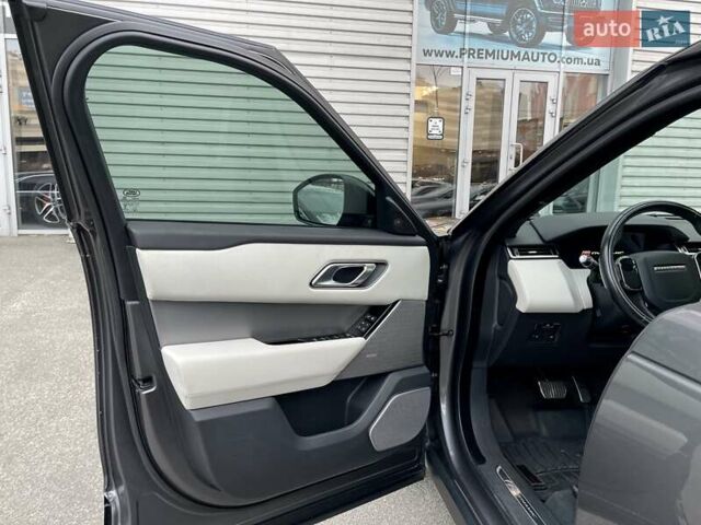 Сірий Ленд Ровер Рендж Ровер Велар, об'ємом двигуна 2 л та пробігом 93 тис. км за 43500 $, фото 14 на Automoto.ua