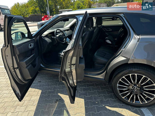 Серый Ленд Ровер Рендж Ровер Велар, объемом двигателя 3 л и пробегом 89 тыс. км за 40500 $, фото 24 на Automoto.ua