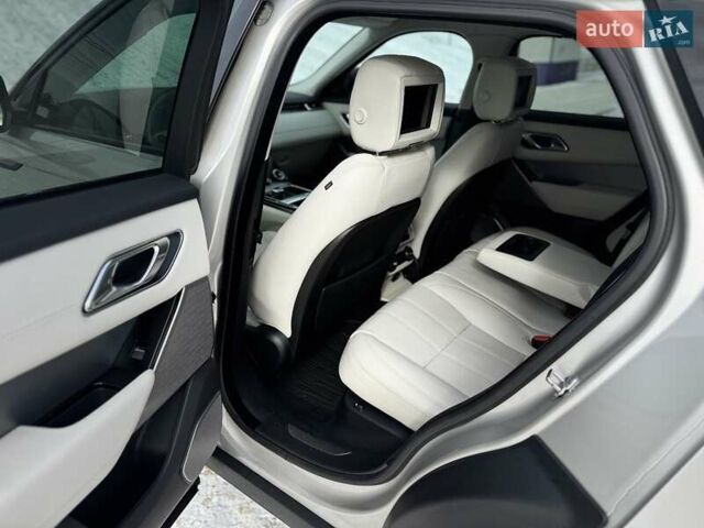 Сірий Ленд Ровер Рендж Ровер Велар, об'ємом двигуна 2 л та пробігом 137 тис. км за 33500 $, фото 34 на Automoto.ua