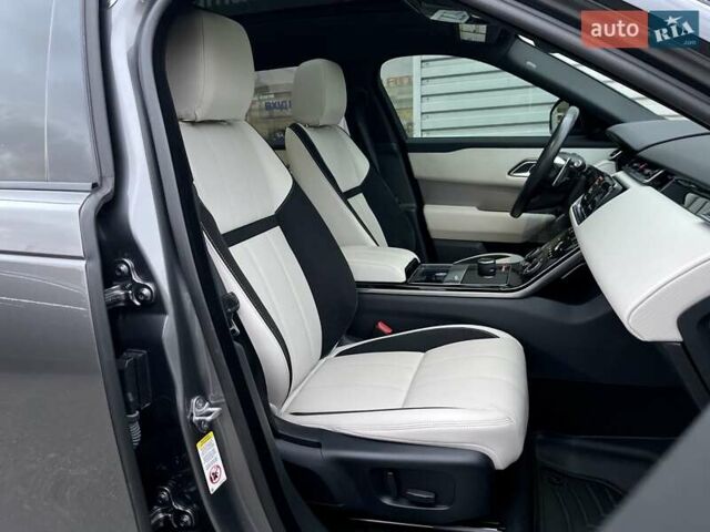 Сірий Ленд Ровер Рендж Ровер Велар, об'ємом двигуна 2 л та пробігом 93 тис. км за 43500 $, фото 51 на Automoto.ua