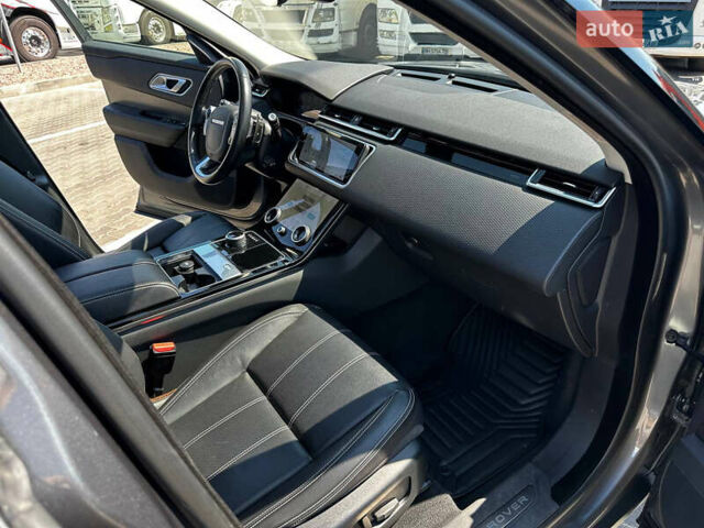 Серый Ленд Ровер Рендж Ровер Велар, объемом двигателя 3 л и пробегом 89 тыс. км за 40500 $, фото 34 на Automoto.ua