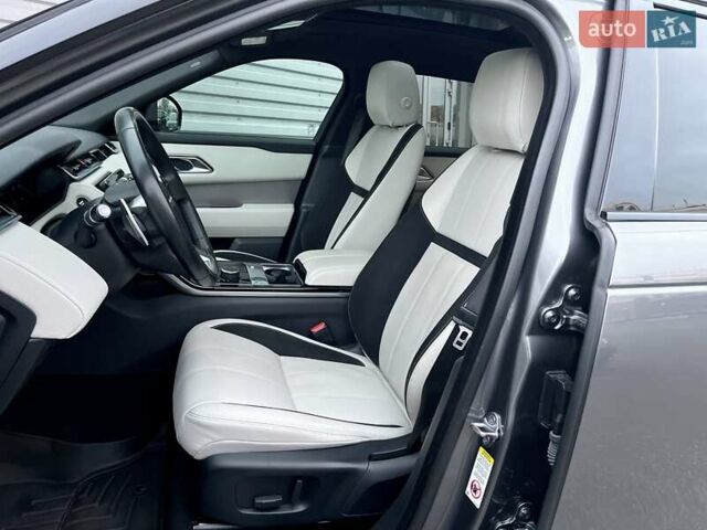 Сірий Ленд Ровер Рендж Ровер Велар, об'ємом двигуна 2 л та пробігом 93 тис. км за 43500 $, фото 17 на Automoto.ua