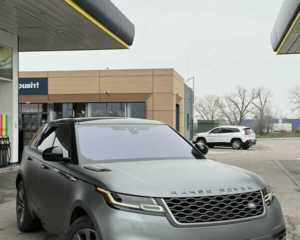 Серый Ленд Ровер Рендж Ровер Велар, объемом двигателя 2 л и пробегом 147 тыс. км за 31900 $, фото 13 на Automoto.ua