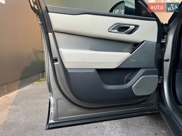 Сірий Ленд Ровер Рендж Ровер Велар, об'ємом двигуна 3 л та пробігом 83 тис. км за 46000 $, фото 29 на Automoto.ua