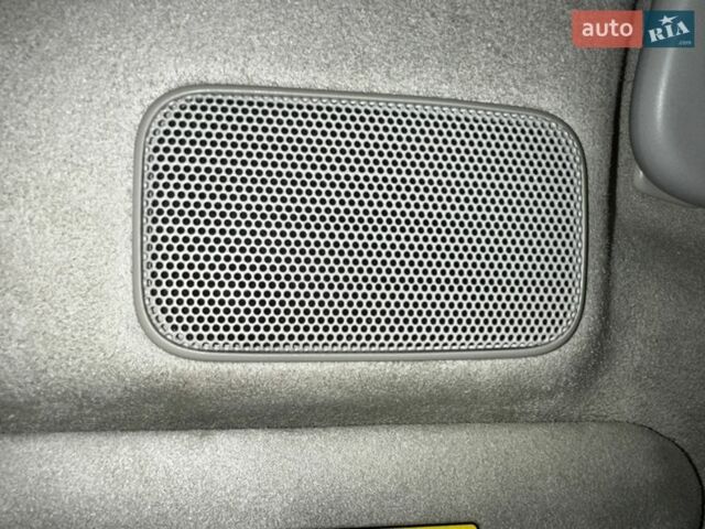 Серый Ленд Ровер Рендж Ровер Велар, объемом двигателя 3 л и пробегом 106 тыс. км за 39500 $, фото 28 на Automoto.ua