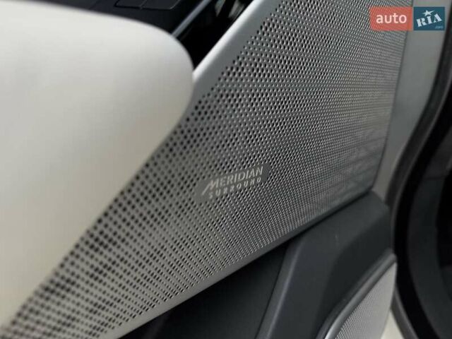Сірий Ленд Ровер Рендж Ровер Велар, об'ємом двигуна 2 л та пробігом 137 тис. км за 33500 $, фото 27 на Automoto.ua