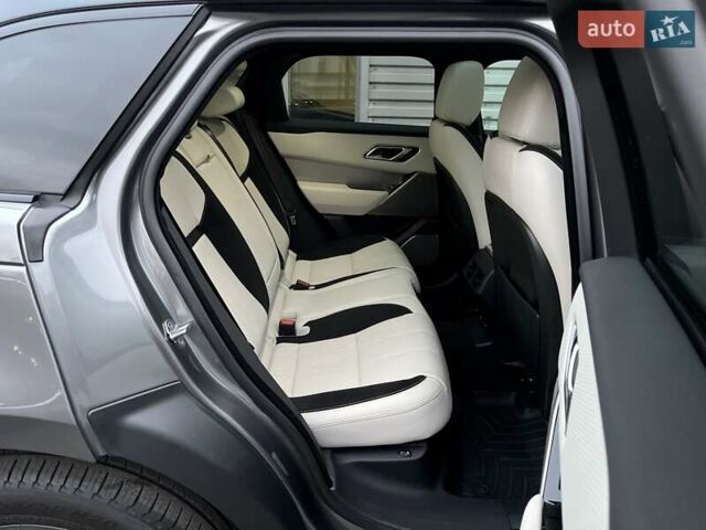Сірий Ленд Ровер Рендж Ровер Велар, об'ємом двигуна 2 л та пробігом 93 тис. км за 43500 $, фото 56 на Automoto.ua
