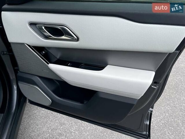 Сірий Ленд Ровер Рендж Ровер Велар, об'ємом двигуна 2 л та пробігом 93 тис. км за 43500 $, фото 50 на Automoto.ua