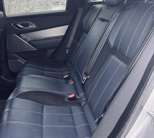 Серый Ленд Ровер Рендж Ровер Велар, объемом двигателя 2 л и пробегом 83 тыс. км за 38900 $, фото 29 на Automoto.ua