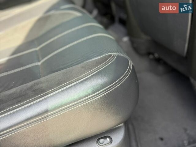 Сірий Ленд Ровер Рендж Ровер Велар, об'ємом двигуна 2 л та пробігом 140 тис. км за 32999 $, фото 55 на Automoto.ua