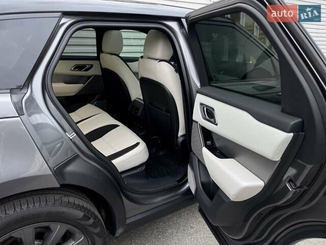 Сірий Ленд Ровер Рендж Ровер Велар, об'ємом двигуна 2 л та пробігом 93 тис. км за 43500 $, фото 54 на Automoto.ua