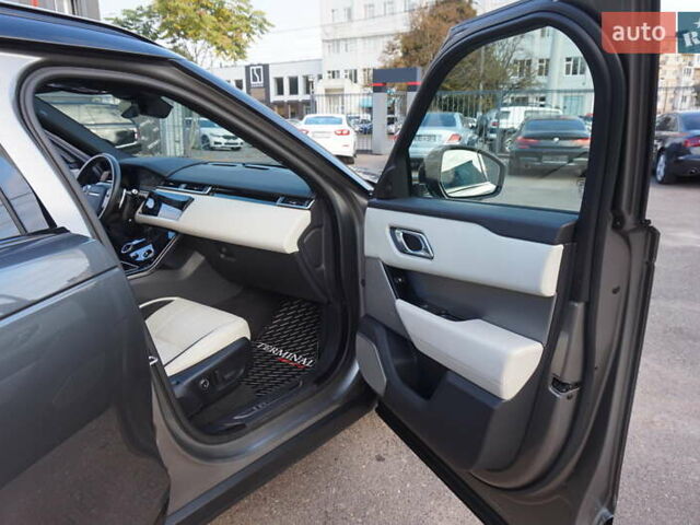 Серый Ленд Ровер Рендж Ровер Велар, объемом двигателя 2 л и пробегом 26 тыс. км за 44000 $, фото 30 на Automoto.ua