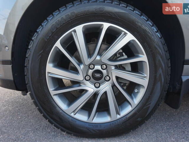 Серый Ленд Ровер Рендж Ровер Велар, объемом двигателя 2 л и пробегом 26 тыс. км за 44000 $, фото 14 на Automoto.ua