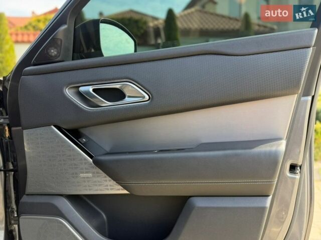 Сірий Ленд Ровер Рендж Ровер Велар, об'ємом двигуна 2 л та пробігом 140 тис. км за 32999 $, фото 50 на Automoto.ua