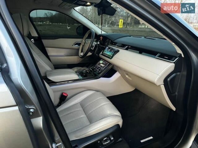 Серый Ленд Ровер Рендж Ровер Велар, объемом двигателя 3 л и пробегом 106 тыс. км за 39500 $, фото 26 на Automoto.ua